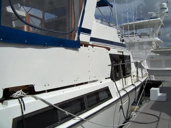 Slide: The Image of Marine Trader Tradewinds 43 Sundeck 1987 - 5