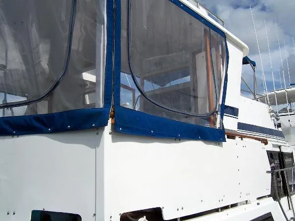 Slide: The Image of Marine Trader Tradewinds 43 Sundeck 1987 - 9