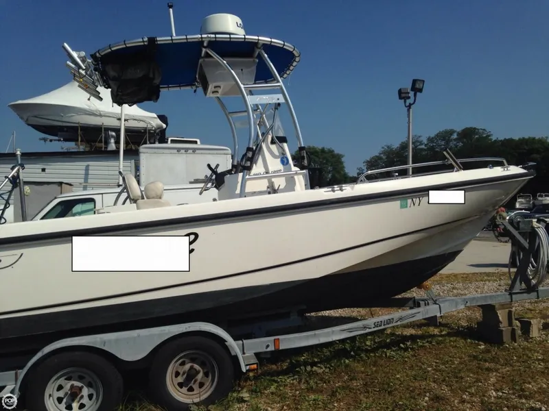 Slide: The Image of Boston Whaler 210 Outrage 2004 - 5