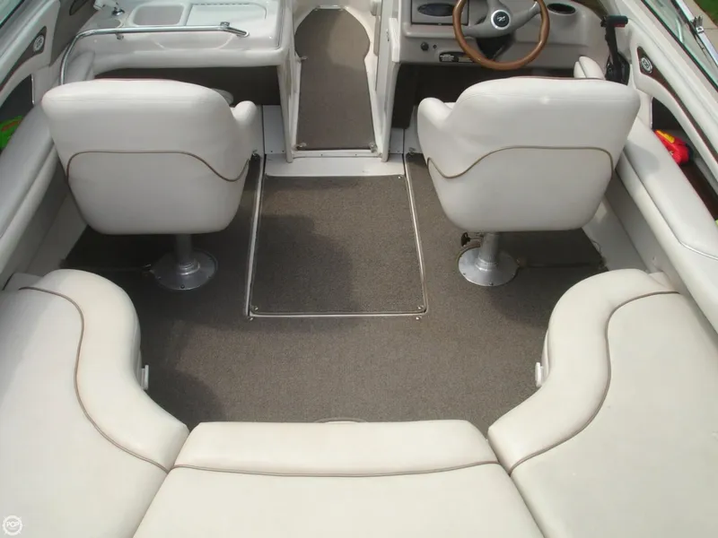 Slide: The Image of Sea Ray 230 BR Signature Select 1998 - 10