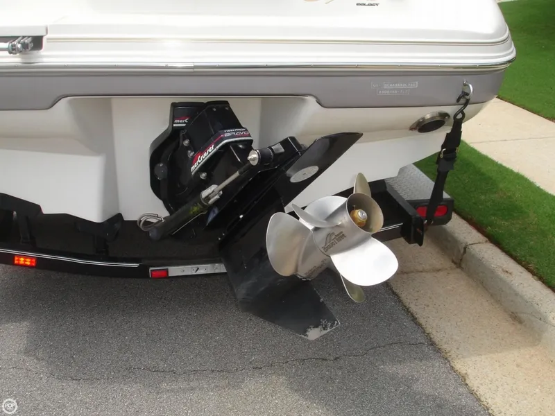 Slide: The Image of Sea Ray 230 BR Signature Select 1998 - 3