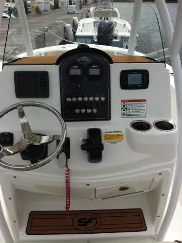 Slide: The Image of Sea Fox 206 Commander 2016 - 3
