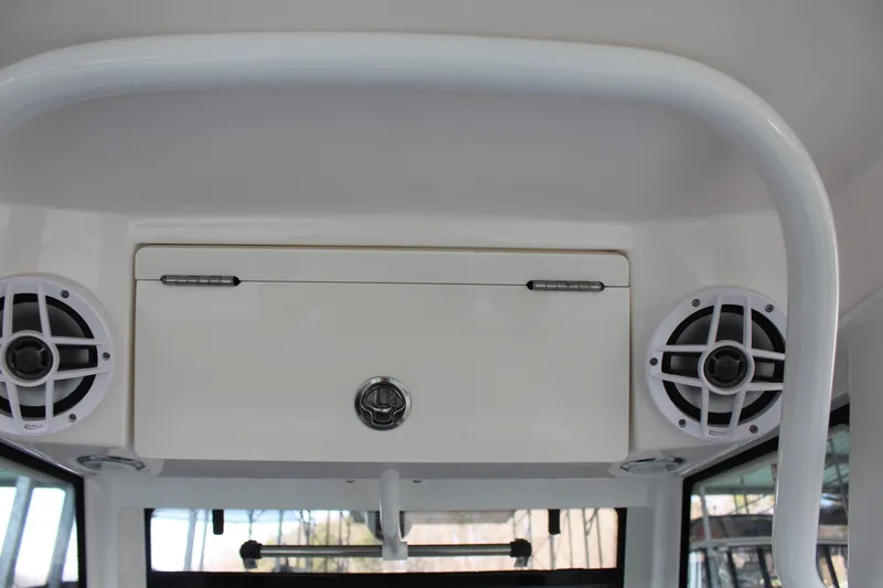 Slide: The Image of Robalo 266 Cayman 2022 - 10