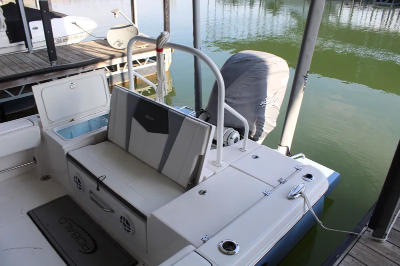 Slide: The Image of Robalo 266 Cayman 2022 - 14