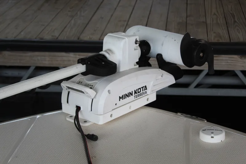 Slide: The Image of Robalo 266 Cayman 2022 - 19