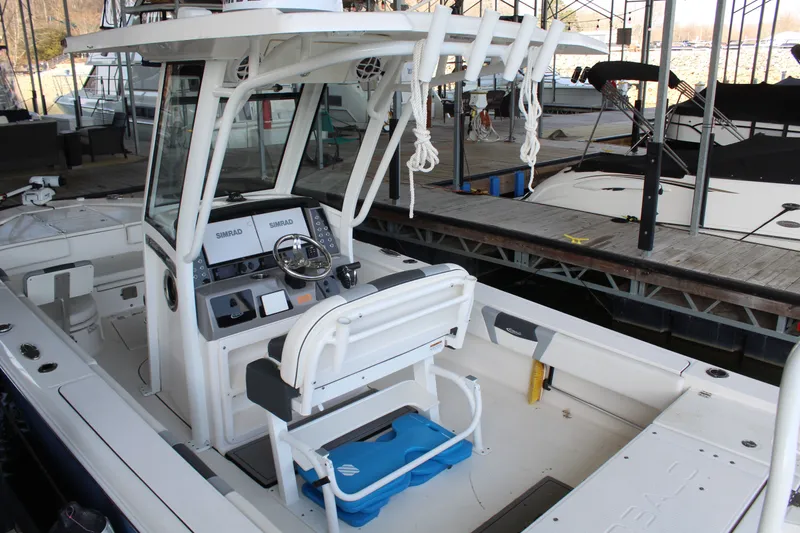 Slide: The Image of Robalo 266 Cayman 2022 - 9