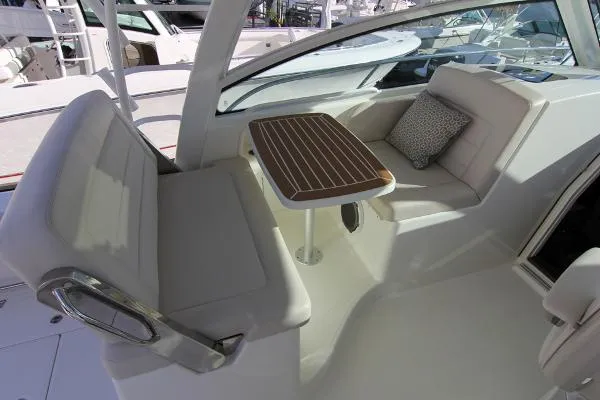 Slide: The Image of Boston Whaler 345 Conquest 2014 - 6