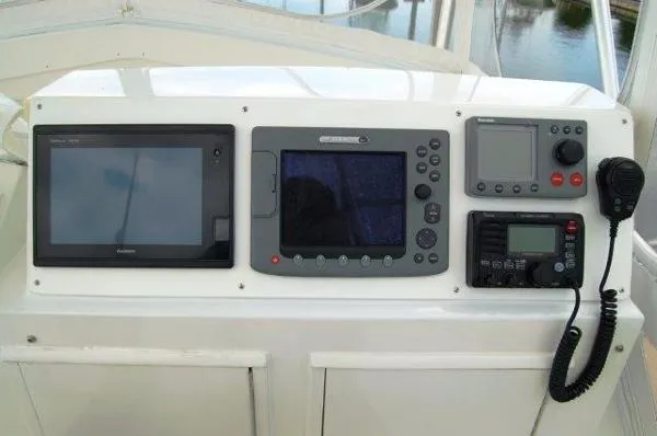 Slide: The Image of Bertram 37 Convertible 1982 - 10