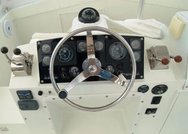 Slide: The Image of Bertram 37 Convertible 1982 - 9