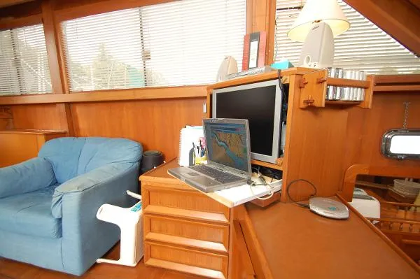 Slide: The Image of Jefferson Cockpit Motor Yacht 1986 - 5