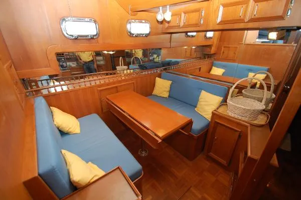 Slide: The Image of Jefferson Cockpit Motor Yacht 1986 - 6