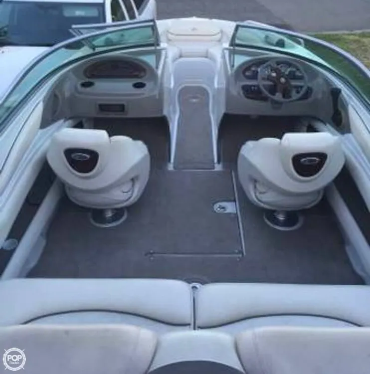 Slide: The Image of Crownline Boats 210LX B/R 2004 - 3