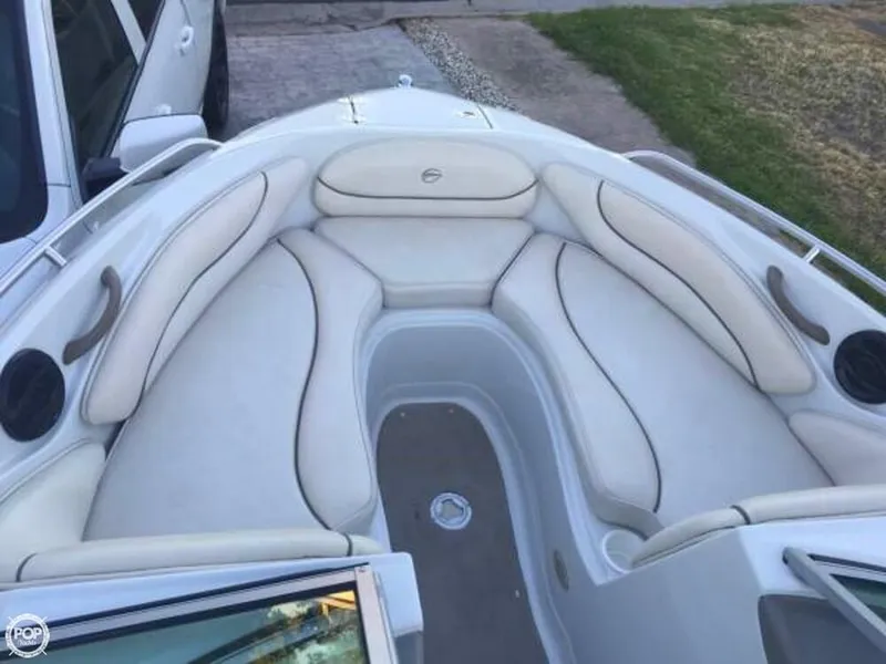 Slide: The Image of Crownline Boats 210LX B/R 2004 - 6
