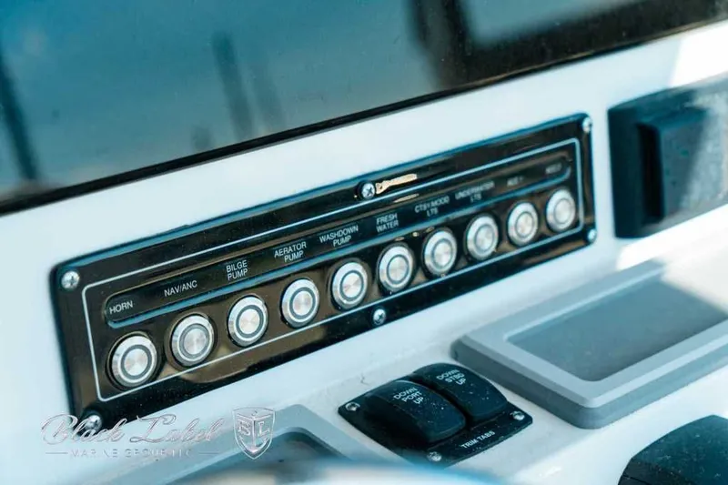 Slide: The Image of Sea Fox 248 Commander 2025 - 17