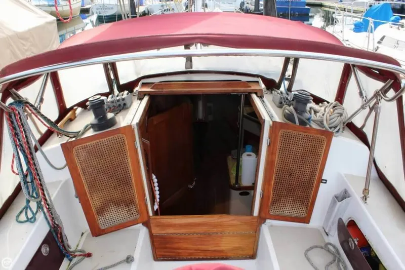 Slide: The Image of Lancer Boats 36 1981 - 11