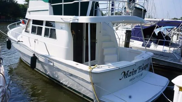 Slide: The Image of Mainship 390 Trawler 2001 - 2