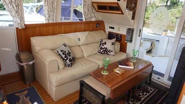 Slide: The Image of Mainship 390 Trawler 2001 - 5