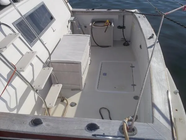 Slide: The Image of Californian Cockpit Motor Yacht 1985 - 1