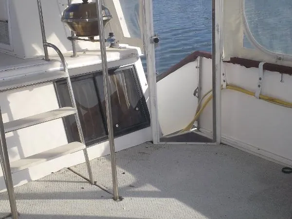 Slide: The Image of Californian Cockpit Motor Yacht 1985 - 2