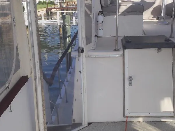 Slide: The Image of Californian Cockpit Motor Yacht 1985 - 3