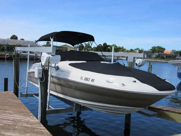 Slide: The Image of Sea Ray Sundeck 240SD 2008 - 1