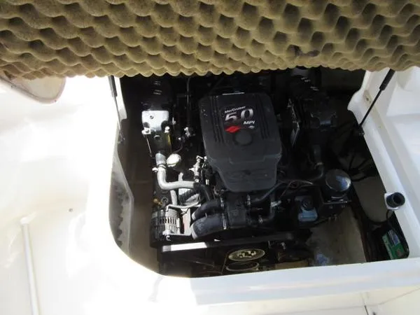 Slide: The Image of Sea Ray Sundeck 240SD 2008 - 11