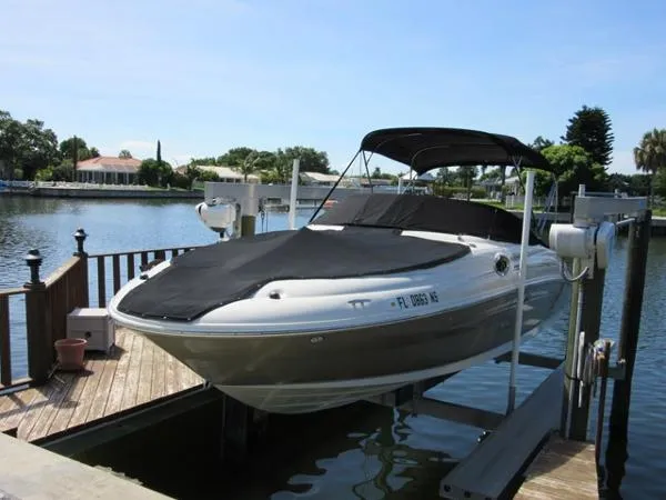 Slide: The Image of Sea Ray Sundeck 240SD 2008 - 2