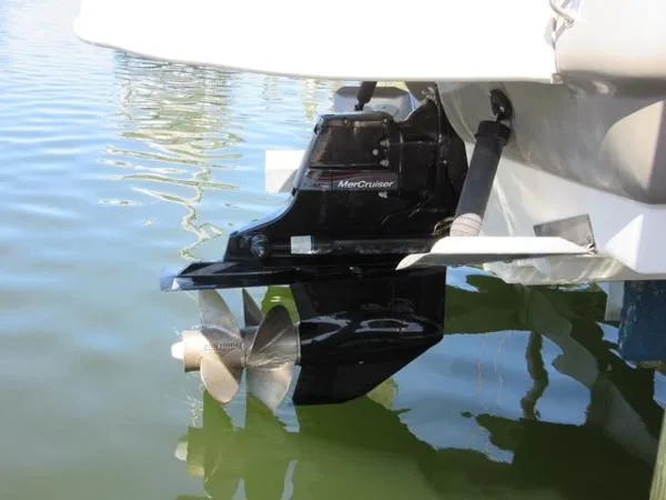 Slide: The Image of Sea Ray Sundeck 240SD 2008 - 5