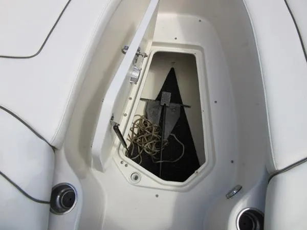 Slide: The Image of Sea Ray Sundeck 240SD 2008 - 8