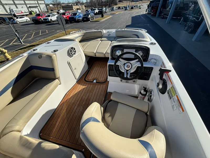 Slide: The Image of Hurricane 188 SS 2018 - 14