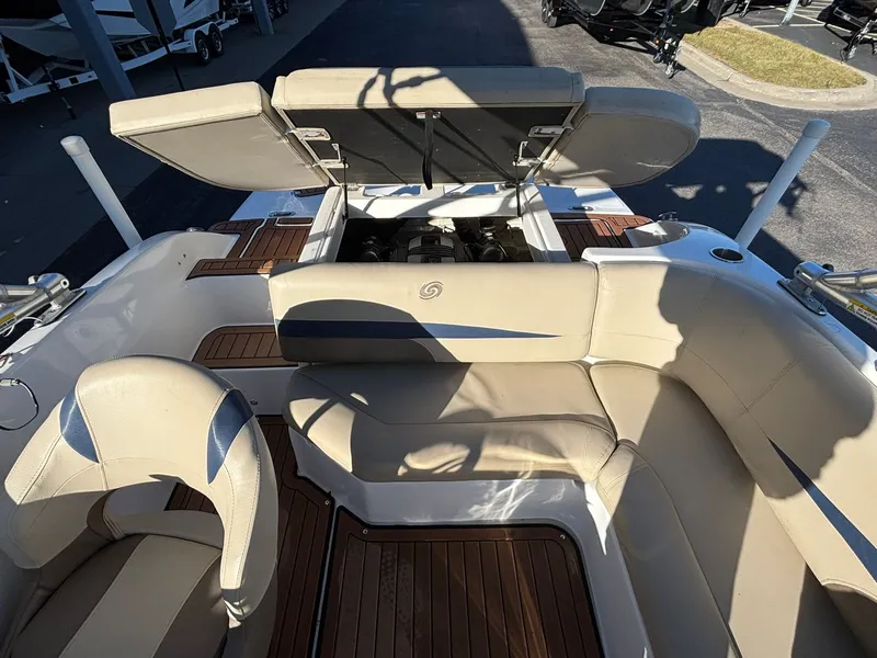 Slide: The Image of Hurricane 188 SS 2018 - 22