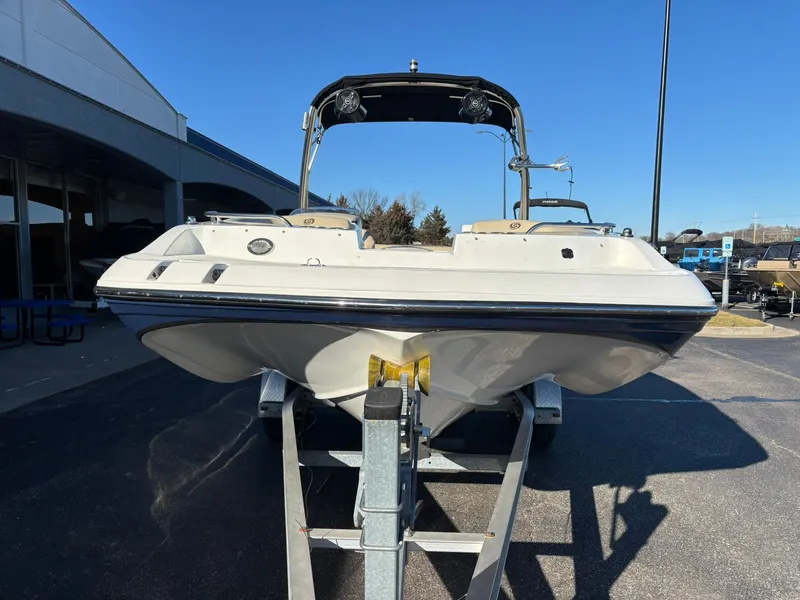 Slide: The Image of Hurricane 188 SS 2018 - 6