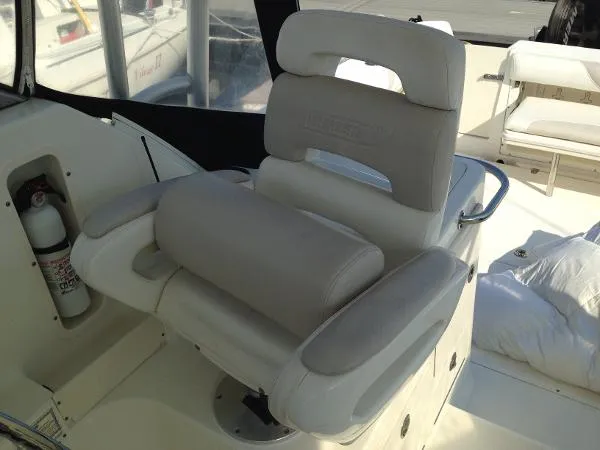 Slide: The Image of Boston Whaler 305 Conquest 2006 - 7