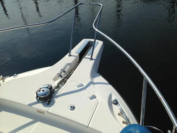 Slide: The Image of Boston Whaler 305 Conquest 2006 - 8