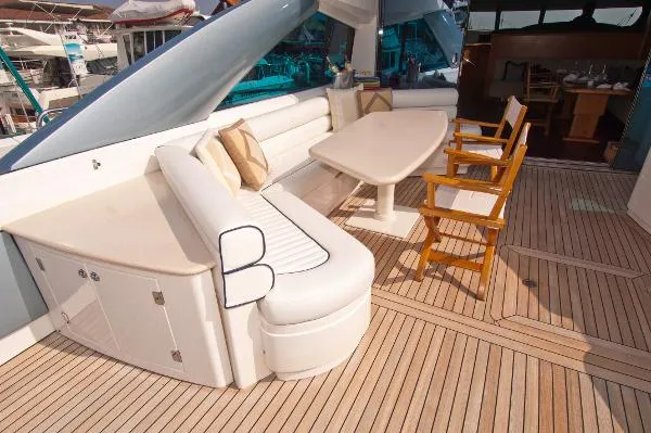 Slide: The Image of Sunseeker Predator 2003 - 7