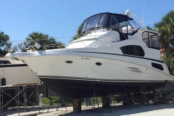 Slide: The Image of Silverton 39 Aft Cabin Motor Yacht 2004 - 3