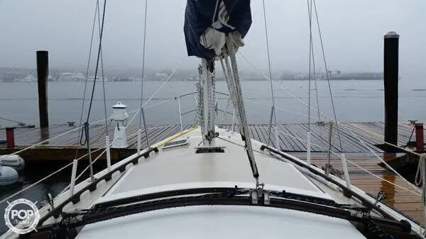 Slide: The Image of Catalina 30 Tall Rig 1982 - 3