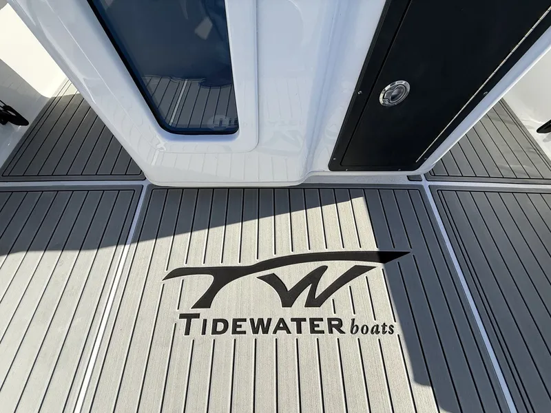 Slide: The Image of Tidewater 2700 Carolina Bay TWIN 300S-ONYX PKG 2026 - 20