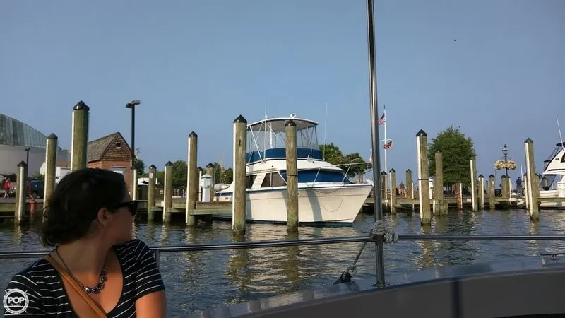 Slide: The Image of Tollycraft 30 Sport Cruiser 1985 - 1