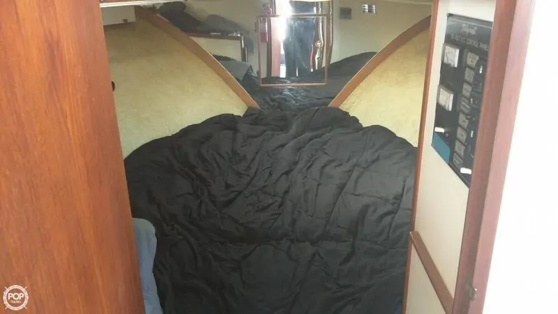 Slide: The Image of Tollycraft 30 Sport Cruiser 1985 - 3
