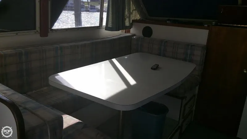 Slide: The Image of Tollycraft 30 Sport Cruiser 1985 - 7