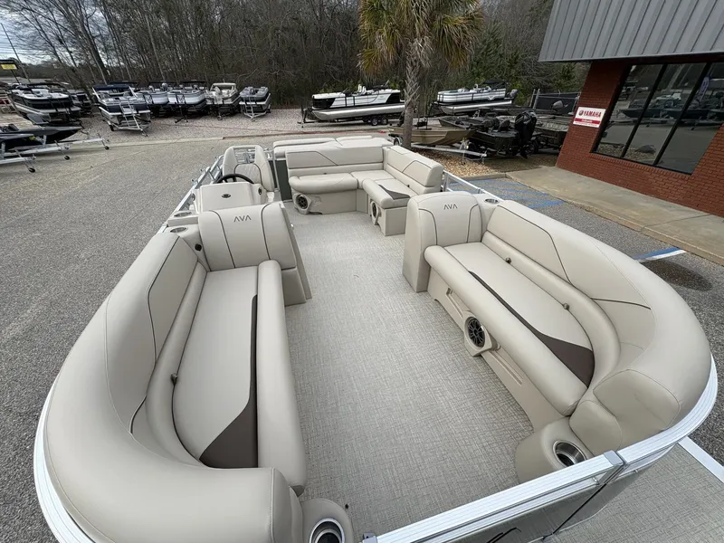 Slide: The Image of Avalon Venture 85 21 CRUISE-115HP 2026 - 5