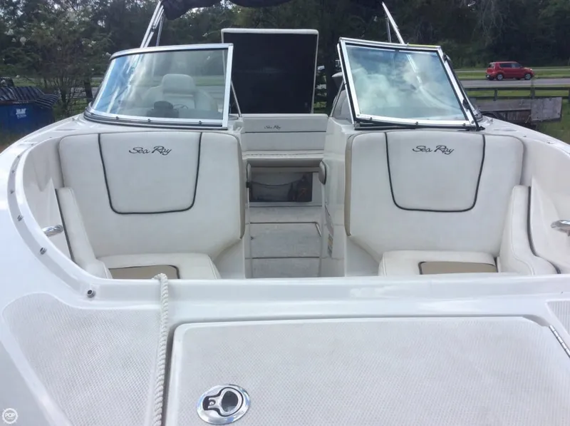 Slide: The Image of Sea Ray 230 Select 2007 - 10