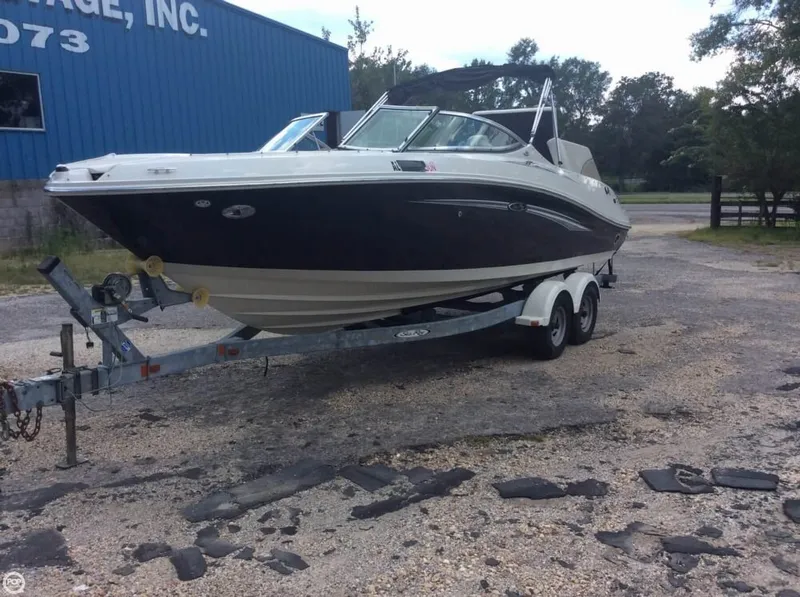 Slide: The Image of Sea Ray 230 Select 2007 - 9