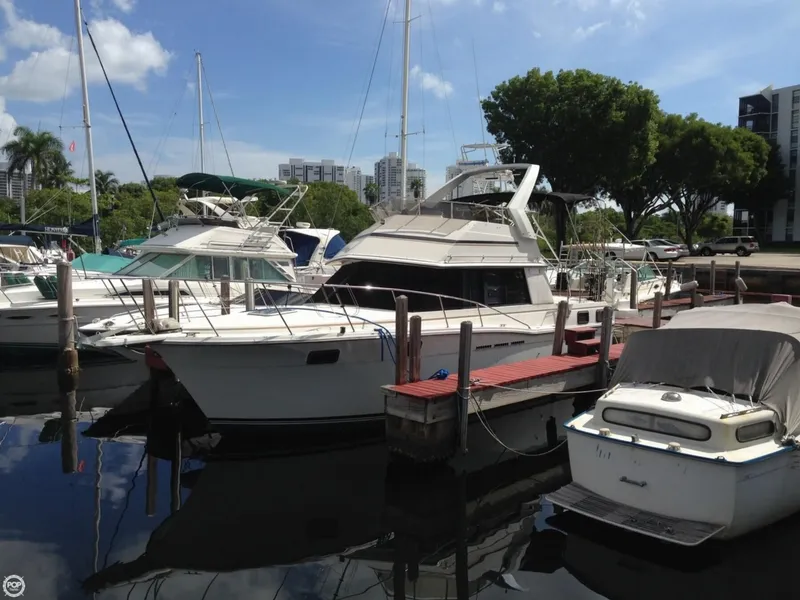 Slide: The Image of Carver Yachts 3207 Aft Cabin 1988 - 1