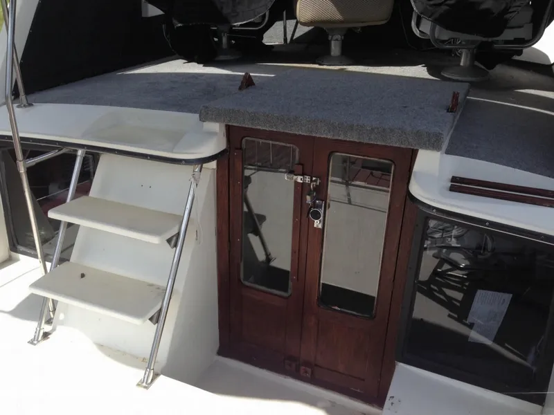 Slide: The Image of Carver Yachts 3207 Aft Cabin 1988 - 11