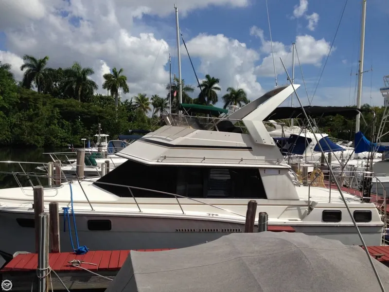 Slide: The Image of Carver Yachts 3207 Aft Cabin 1988 - 2