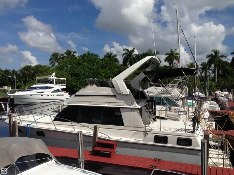 Slide: The Image of Carver Yachts 3207 Aft Cabin 1988 - 3