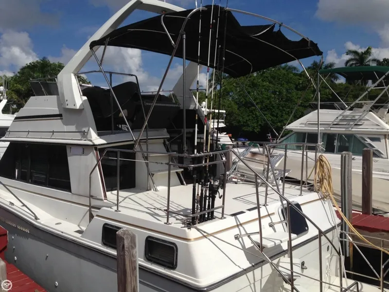 Slide: The Image of Carver Yachts 3207 Aft Cabin 1988 - 4