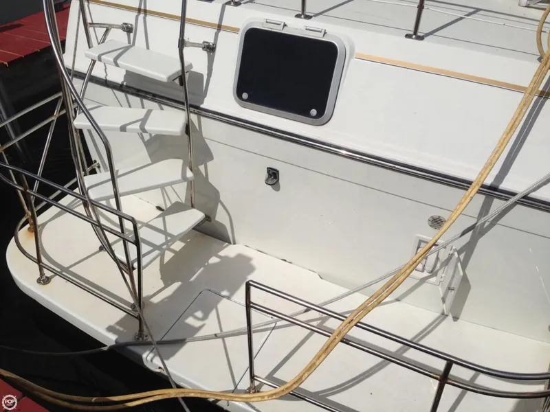 Slide: The Image of Carver Yachts 3207 Aft Cabin 1988 - 8